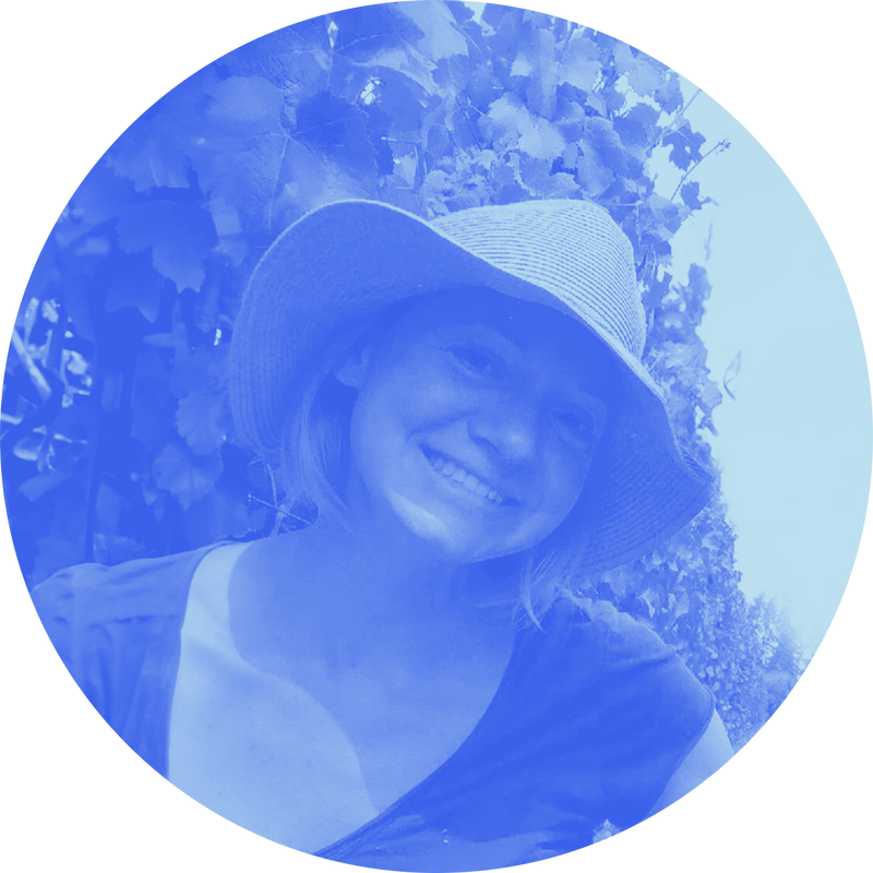 Post Familiar Natural Wine “Keeping the wines off the lees gives a youthful innocence to the fruit. It makes the wine super juicy AND drinkable...and by drinkable, I mean chuggable.” - Julia Bailey